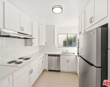 1481 Reeves Street - Photo Thumbnail 5