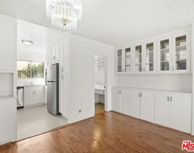 1481 Reeves Street - Photo Thumbnail 2