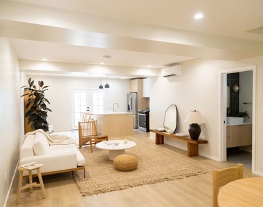 1409 N Hudson Avenue - Photo Thumbnail 6