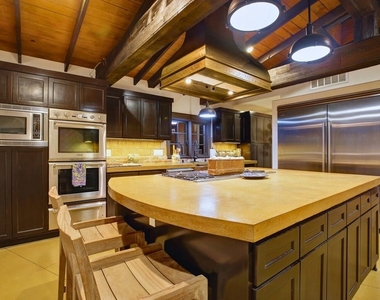 2570 Nichols Canyon Road - Photo Thumbnail 17