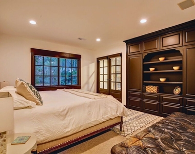 2570 Nichols Canyon Road - Photo Thumbnail 25