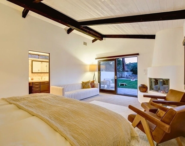 2570 Nichols Canyon Road - Photo Thumbnail 31