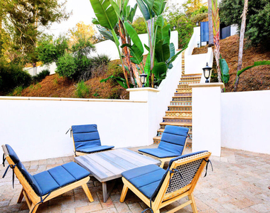 2570 Nichols Canyon Road - Photo Thumbnail 3