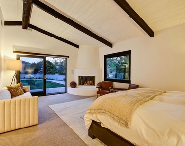 2570 Nichols Canyon Road - Photo Thumbnail 30