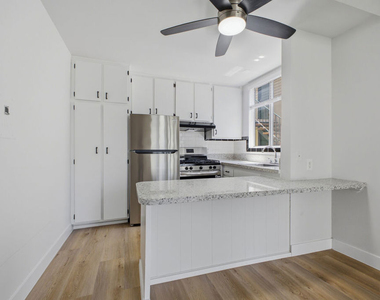 1353 S Carmelina Avenue - Photo Thumbnail 9