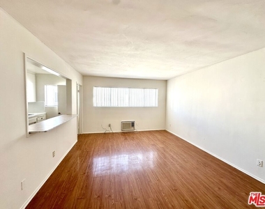 5853 Gregory Avenue - Photo Thumbnail 5