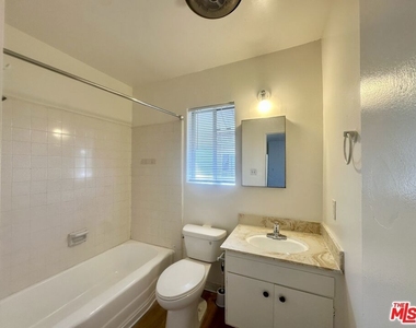 5853 Gregory Avenue - Photo Thumbnail 6