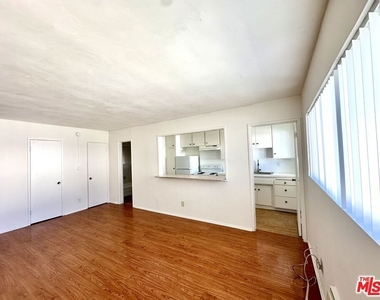 5853 Gregory Avenue - Photo Thumbnail 4