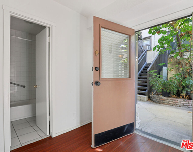 1924 N Las Palmas Avenue - Photo Thumbnail 19