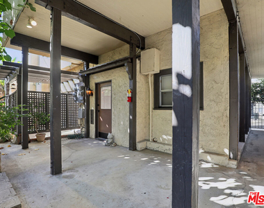 1924 N Las Palmas Avenue - Photo Thumbnail 21