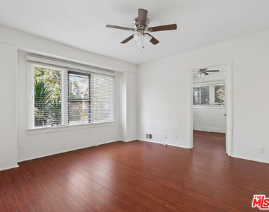 1924 N Las Palmas Avenue - Photo Thumbnail 17