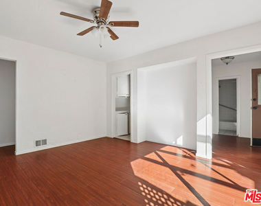 1924 N Las Palmas Avenue - Photo Thumbnail 2