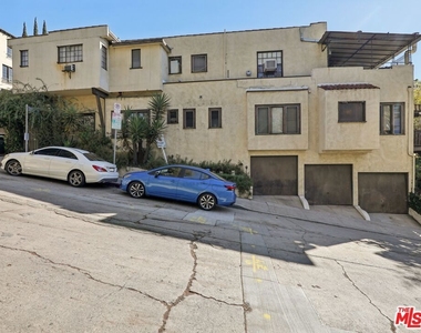 1924 N Las Palmas Avenue - Photo Thumbnail 25