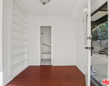 1924 N Las Palmas Avenue - Photo Thumbnail 18