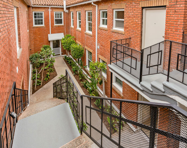 144 N Swall Drive - Photo Thumbnail 12