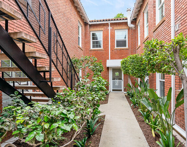 144 N Swall Drive - Photo Thumbnail 11
