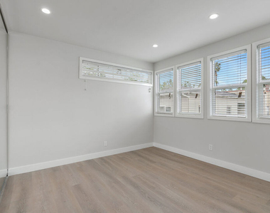 144 N Swall Drive - Photo Thumbnail 16