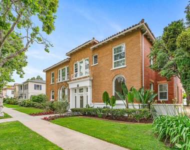 144 N Swall Drive - Photo Thumbnail 7
