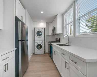 144 N Swall Drive - Photo Thumbnail 4