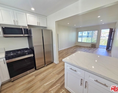 1419 Stanford St - Photo Thumbnail 1