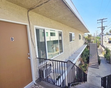 1419 Stanford St - Photo Thumbnail 8