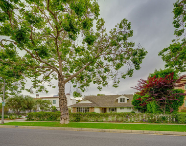 713 Walden Drive - Photo Thumbnail 9