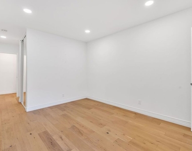 409 Burchett Street - Photo Thumbnail 14