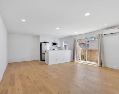 409 Burchett Street - Photo Thumbnail 1