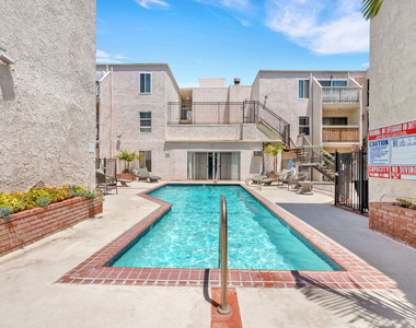 409 Burchett Street - Photo Thumbnail 21