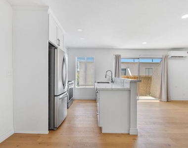 409 Burchett Street - Photo Thumbnail 6