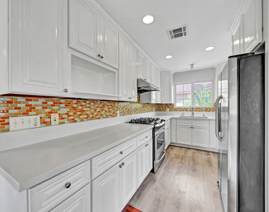 3242 Hutchison Avenue - Photo Thumbnail 20