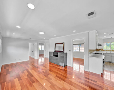 3242 Hutchison Avenue - Photo Thumbnail 16