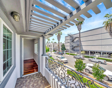 3242 Hutchison Avenue - Photo Thumbnail 32