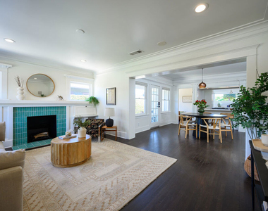 2238 W 28th Street - Photo Thumbnail 4