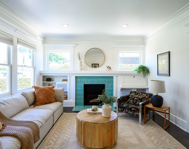 2238 W 28th Street - Photo Thumbnail 3