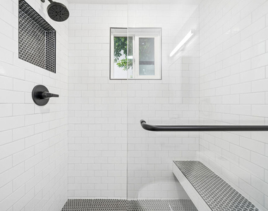 1027 N Gardner Street - Photo Thumbnail 9