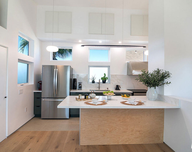 4438 W 60th Street - Photo Thumbnail 14