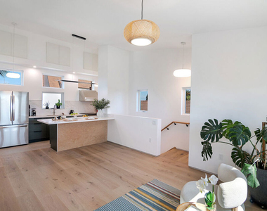 4438 W 60th Street - Photo Thumbnail 11
