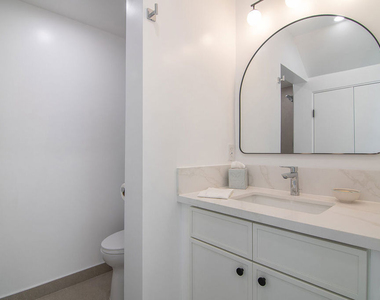 4438 W 60th Street - Photo Thumbnail 5