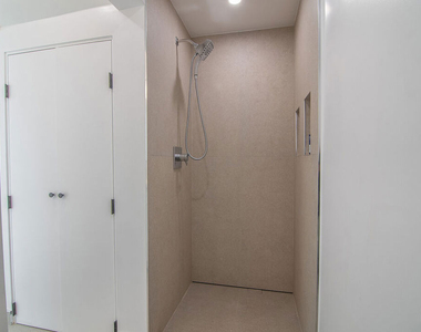 4438 W 60th Street - Photo Thumbnail 6