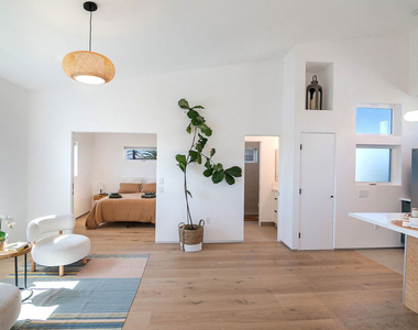 4438 W 60th Street - Photo Thumbnail 9