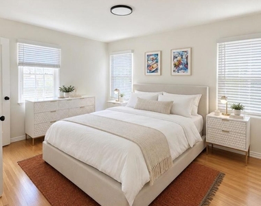 1020 Law St - Photo Thumbnail 7