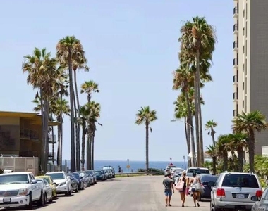 1020 Law St - Photo Thumbnail 12