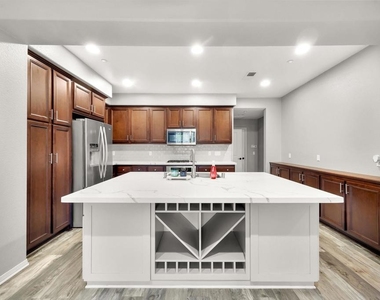 2221 Capistrano Way - Photo Thumbnail 3