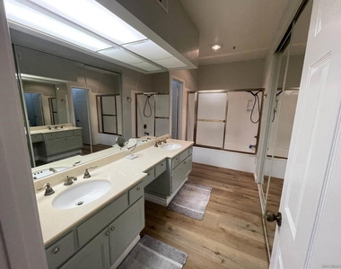 5875 Friars - Photo Thumbnail 11