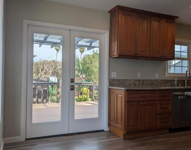 3633 Jewell St - Photo Thumbnail 5