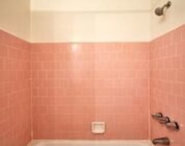 1540 N Fuller Avenue - Photo Thumbnail 13