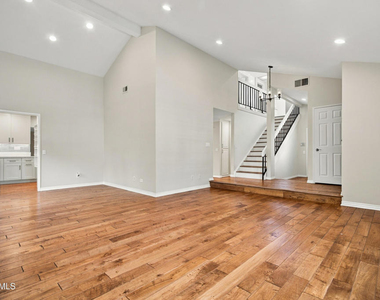 5436 Cedarhaven Drive - Photo Thumbnail 4
