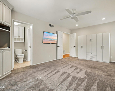 5436 Cedarhaven Drive - Photo Thumbnail 20