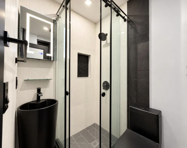 358 East 58th Street - Photo Thumbnail 3